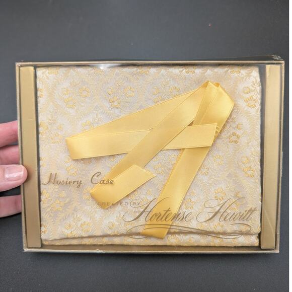 Vintage Hortense Hewitt Hosiery Case Floral Brocade Ribbon Wedding Gift 60s - Picture 1 of 10